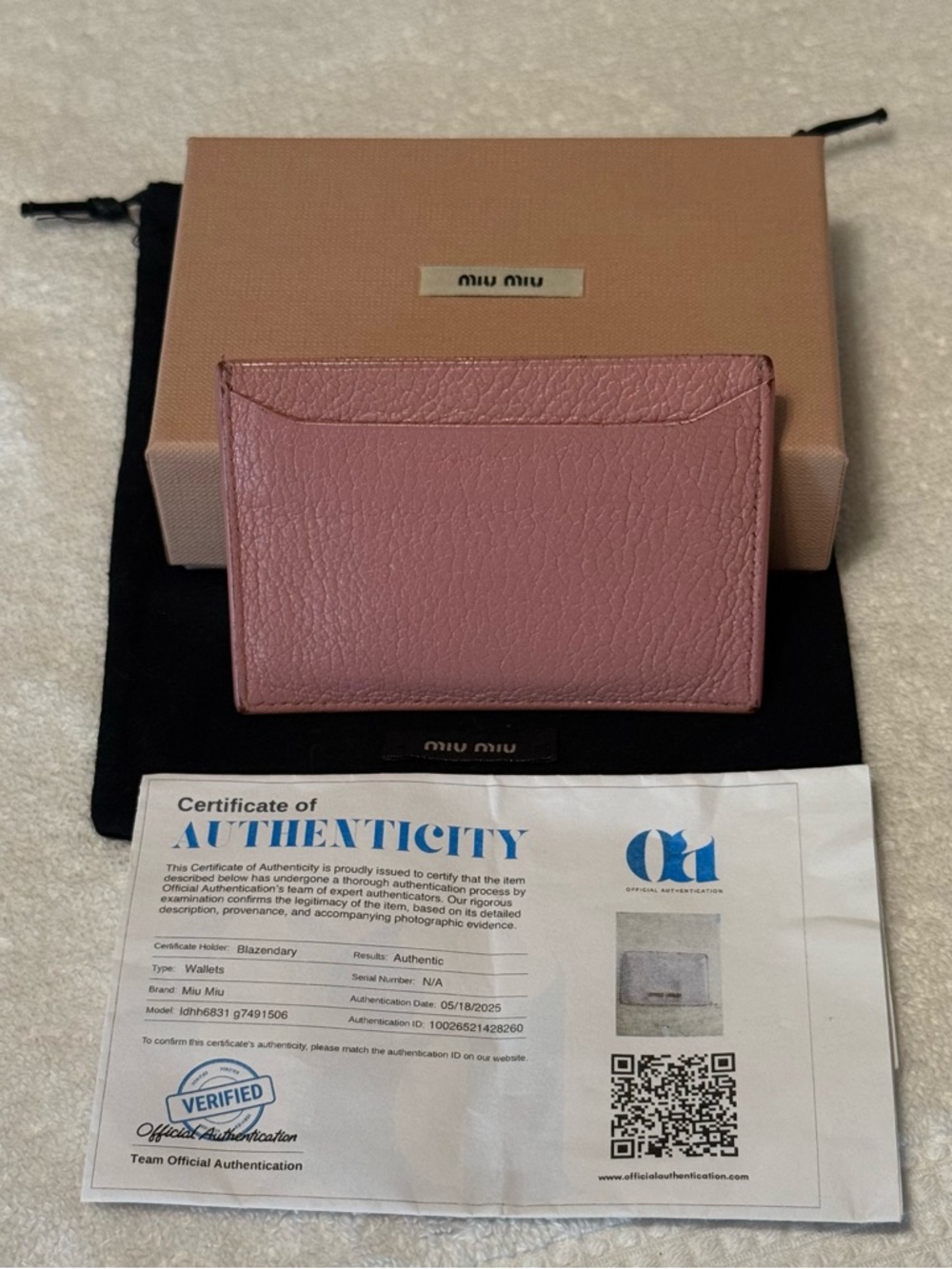 Miu Miu Rose Pink Leather Card Holder with Gold Logo - Picture 3 of 4